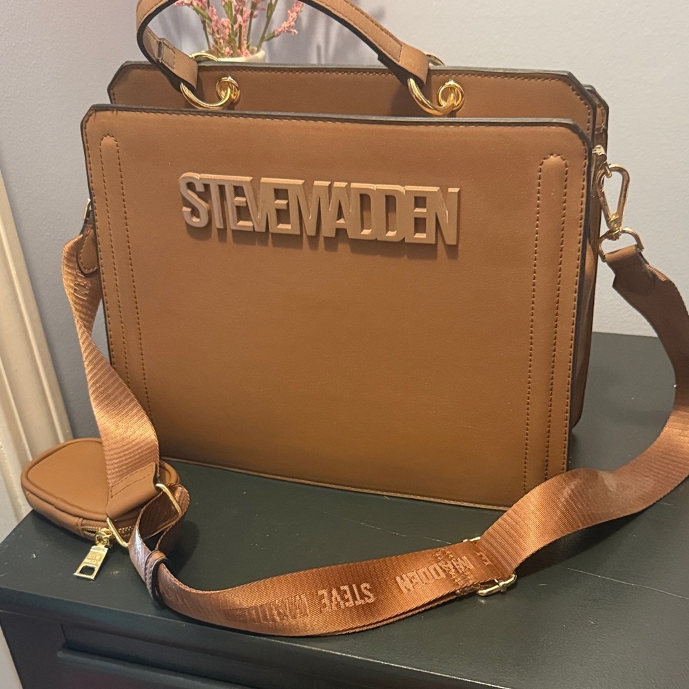 Steve Madden Tan Crossbody Bag with Gold Hardware